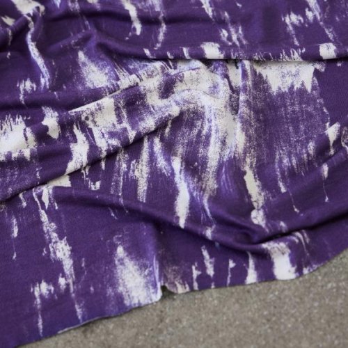 Viskose Crepe mit LENZING™ ECOVERO™ Fasern - Grunge Crepe Jersey - purple night - meetMilk