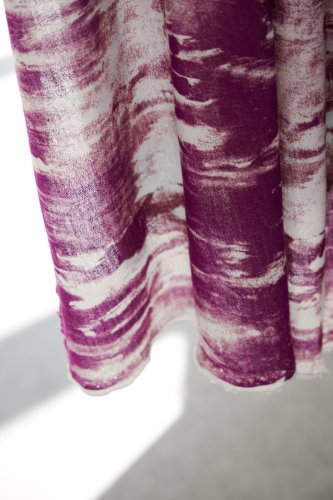 Viskose Crepe mit LENZING™ ECOVERO™ Fasern - Grunge Crepe Jersey - cherry - meetMilk