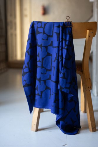 Viskose Crepe mit LENZING™ ECOVERO™ Fasern - Shady Shapes - cobalt blue - Mind the Maker