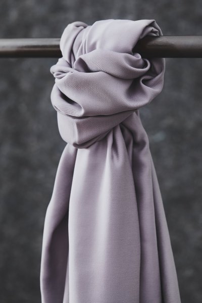 Smooth Drape Twill mit TENCEL™ - purple haze - MeetMilk