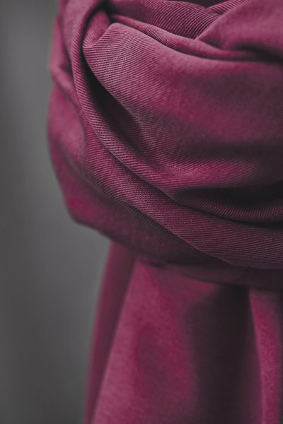 Smooth Drape Twill mit TENCEL™ - cherry - MeetMilk